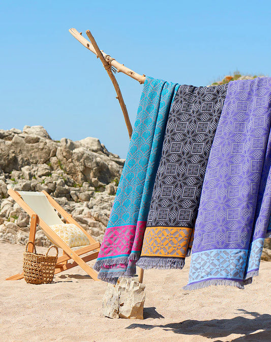 Black 'Antioch' Summer Throw